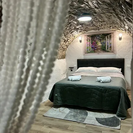 Unique Romantic Cave With Air Conditioner Daire Torno
