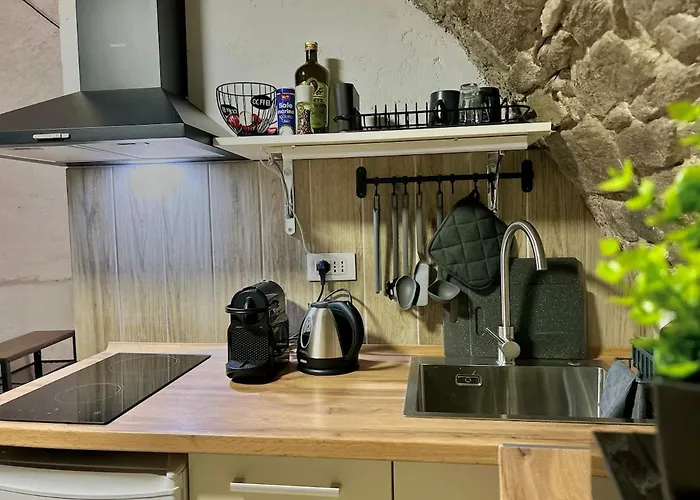 Unique Romantic Cave With Air Conditioner アパート トルノ