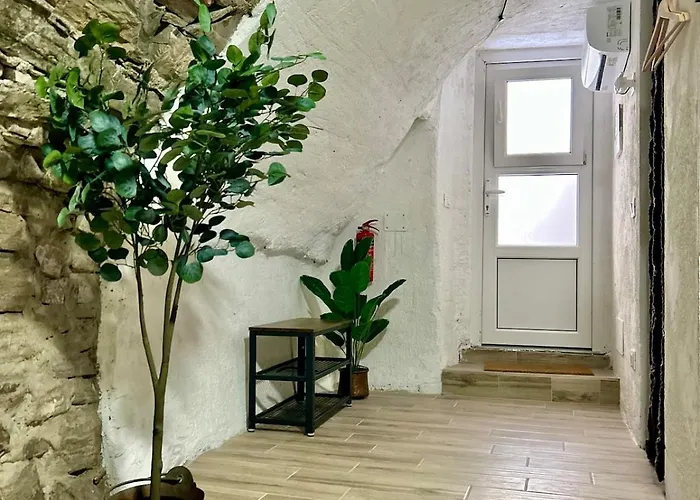Διαμέρισμα Unique Romantic Cave With Air Conditioner *