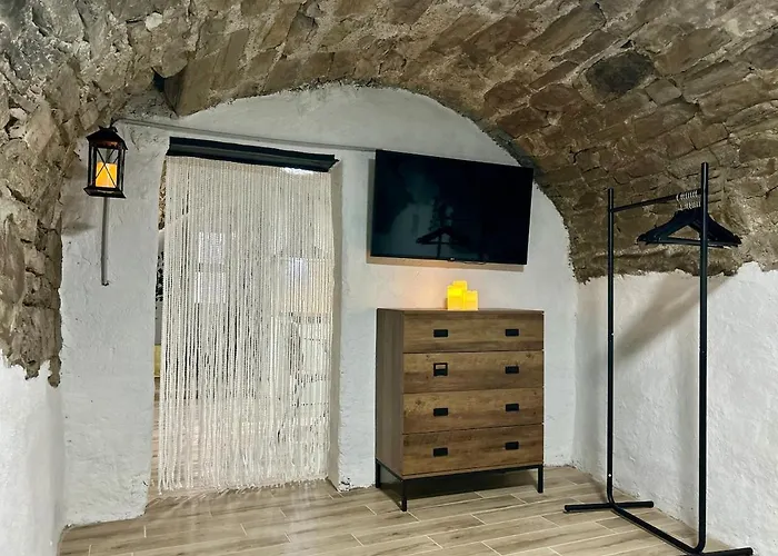Διαμέρισμα Unique Romantic Cave With Air Conditioner Torno